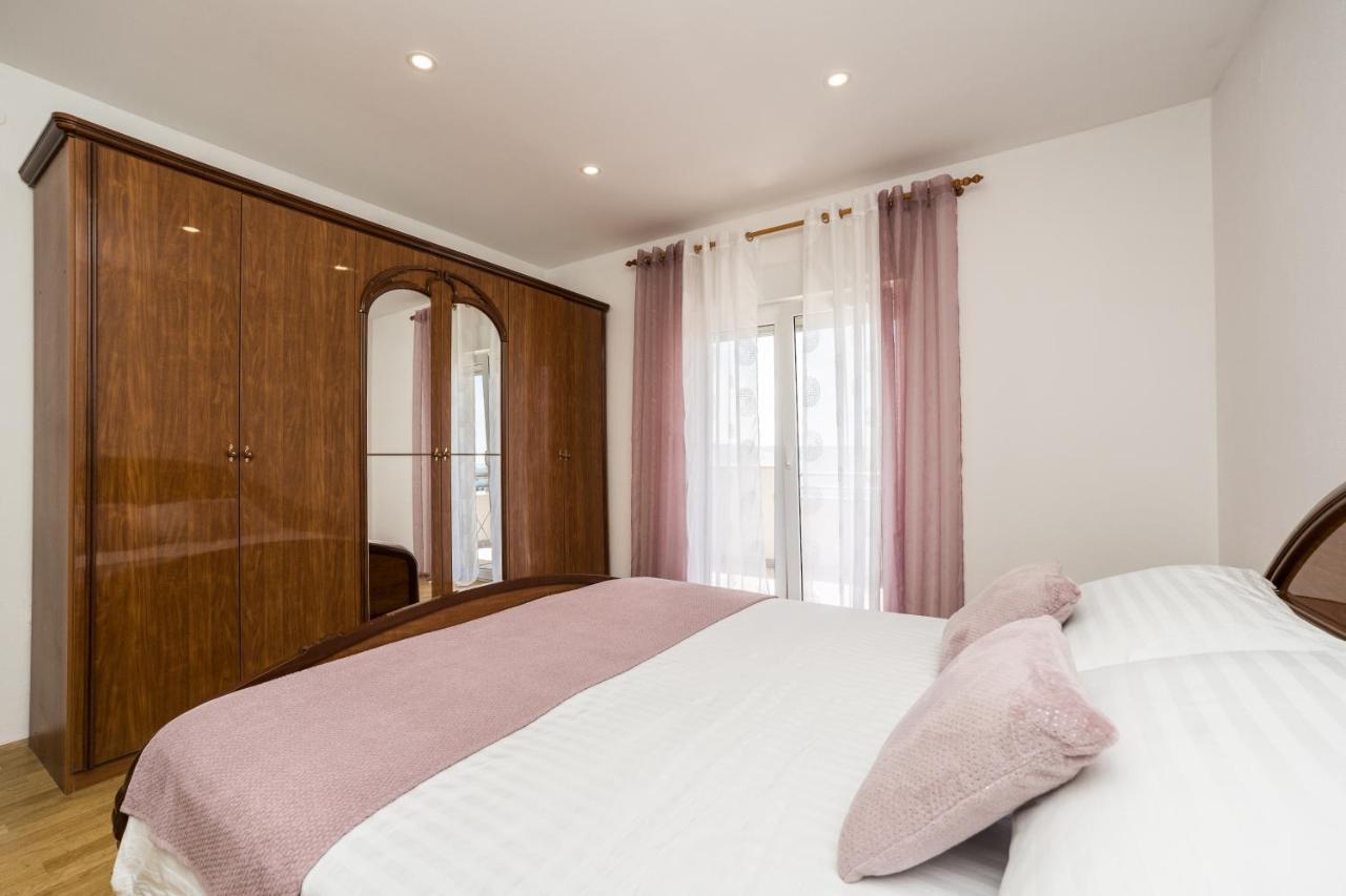 Apartmani Tomeri Starigrad Paklenica Exterior foto