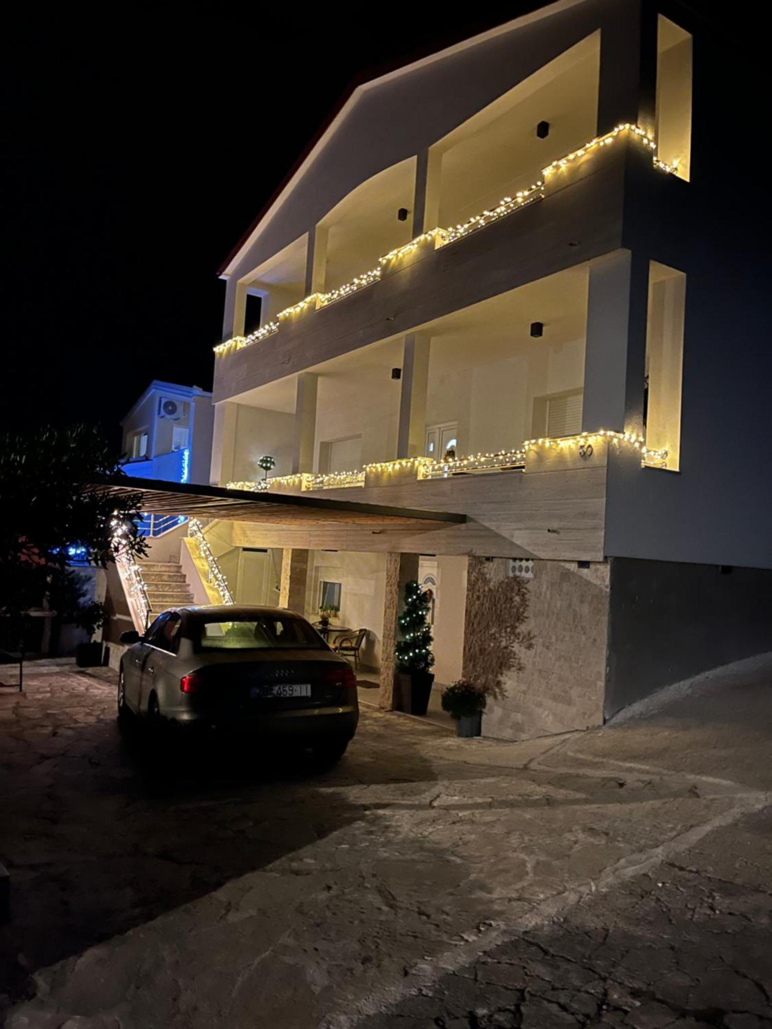 Apartmani Tomeri Starigrad Paklenica Exterior foto