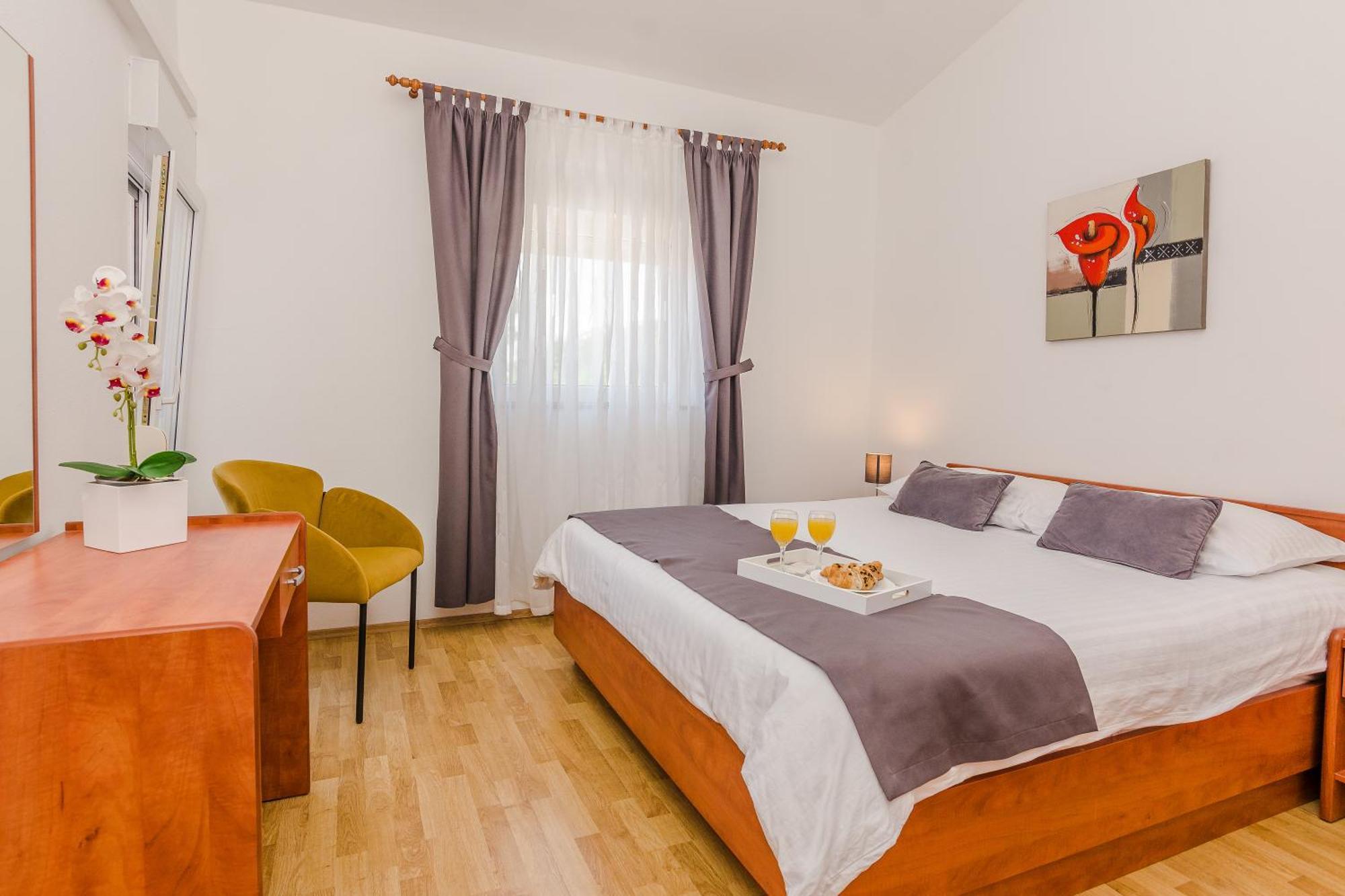Apartmani Tomeri Starigrad Paklenica Exterior foto