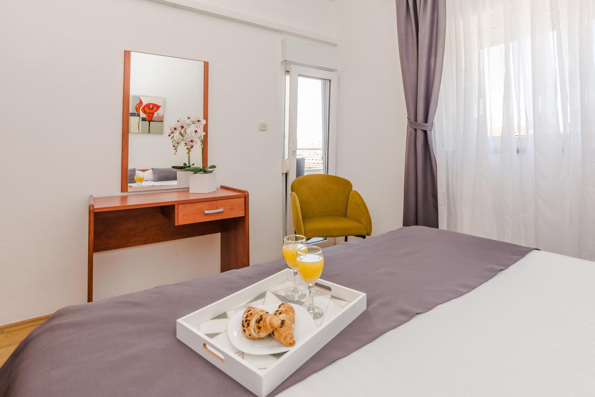 Apartmani Tomeri Starigrad Paklenica Exterior foto