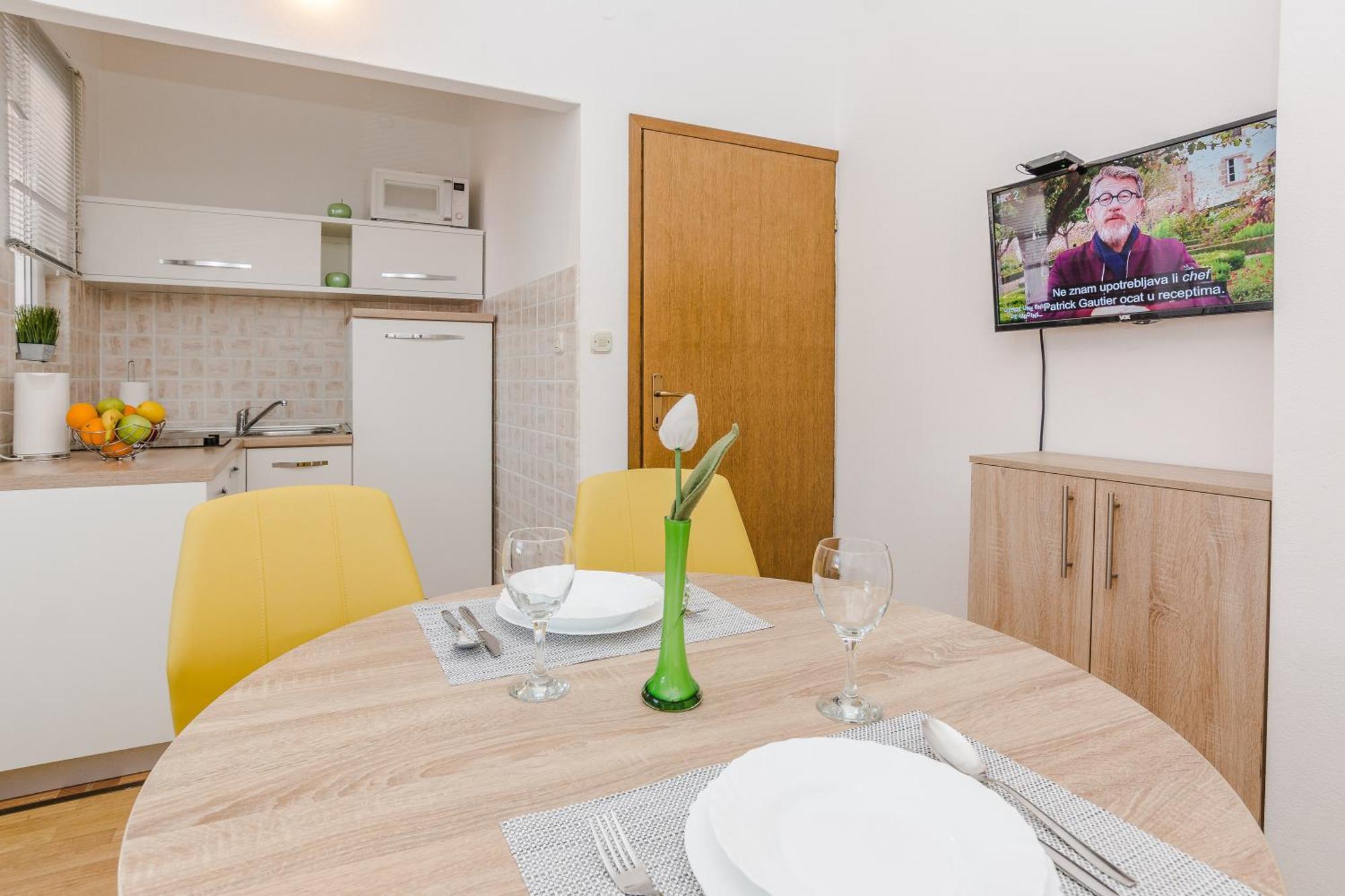 Apartmani Tomeri Starigrad Paklenica Exterior foto
